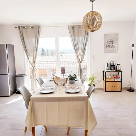 Villa La De 2 A 6 Personnes De Plein Pied Ideale Cures Teletravail Vacances, Arrivee Autonome Avec Boite A Cles Gréoux-les-Bains