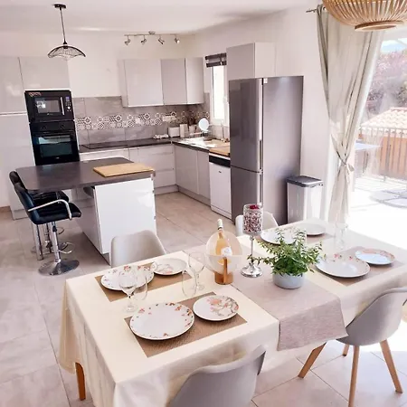 Villa La De 2 A 6 Personnes De Plein Pied Ideale Cures Teletravail Vacances, Arrivee Autonome Avec Boite A Cles Gréoux-les-Bains
